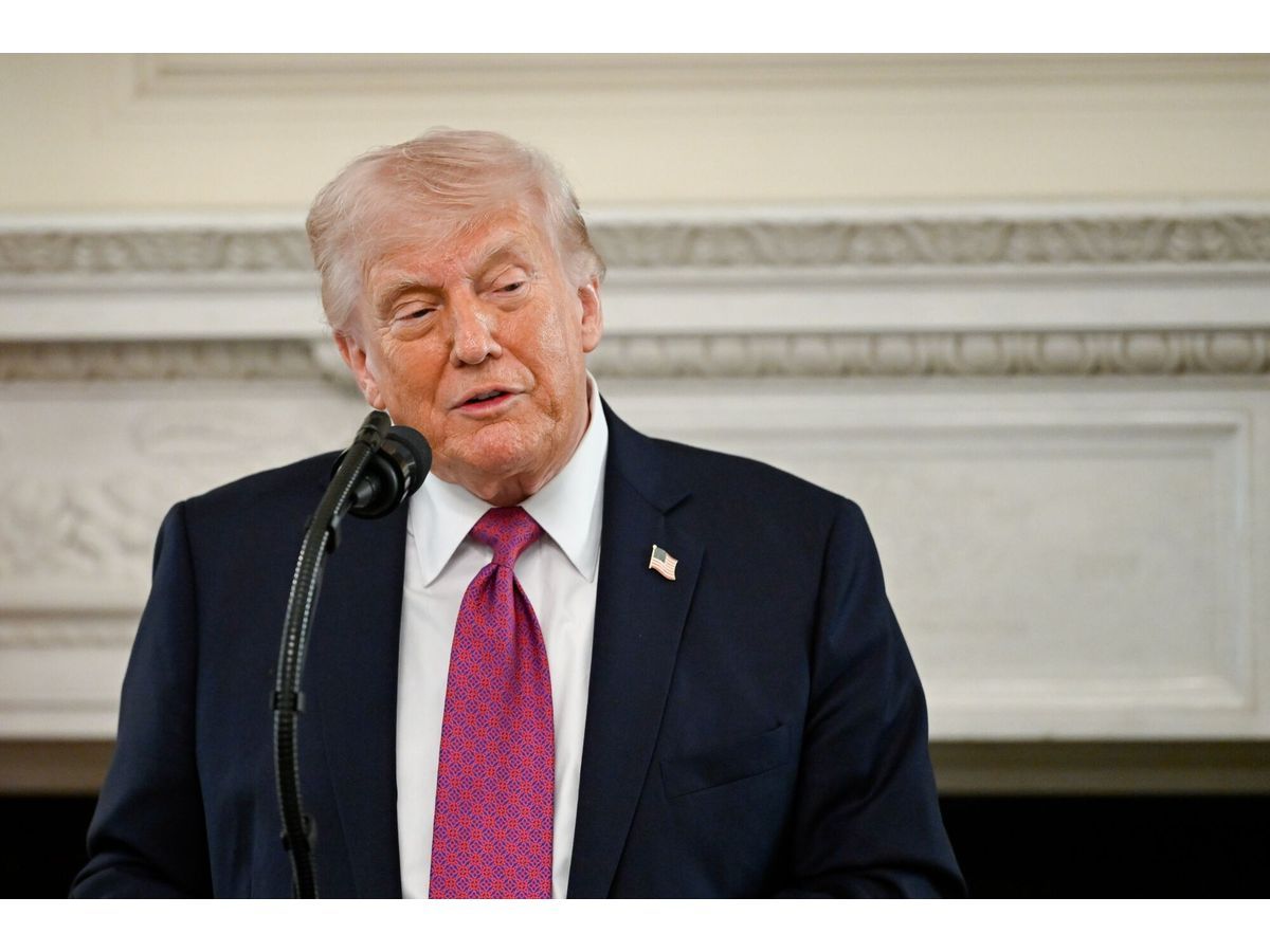 Trump Extends Iran Ceasefire, Keeps Blockade as Talks Falter