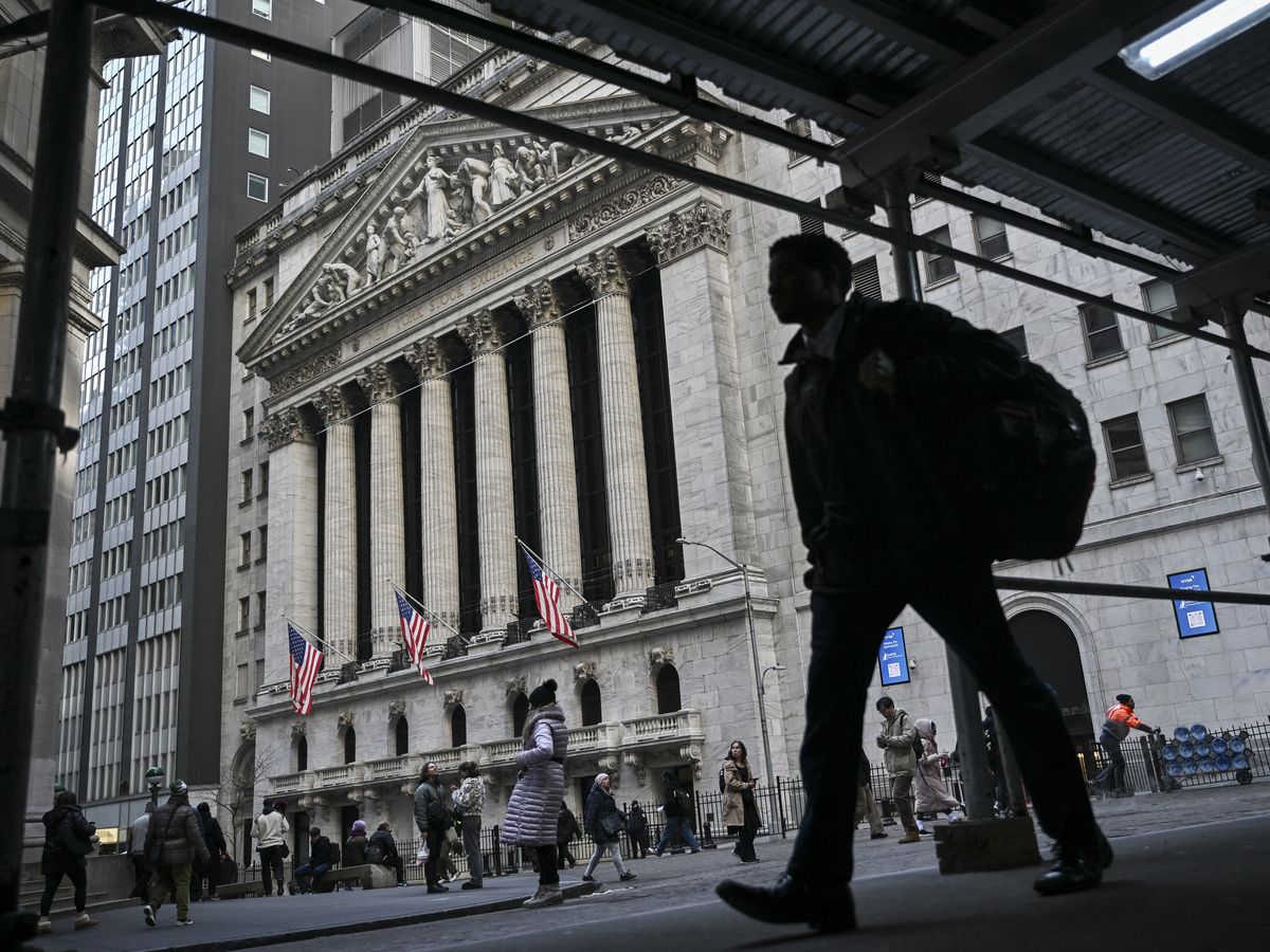 How to position your portfolio in a K-shaped economy where an AI fuelled stock market masks Main Street struggles? — GLOBAL — ERYU PROJECT