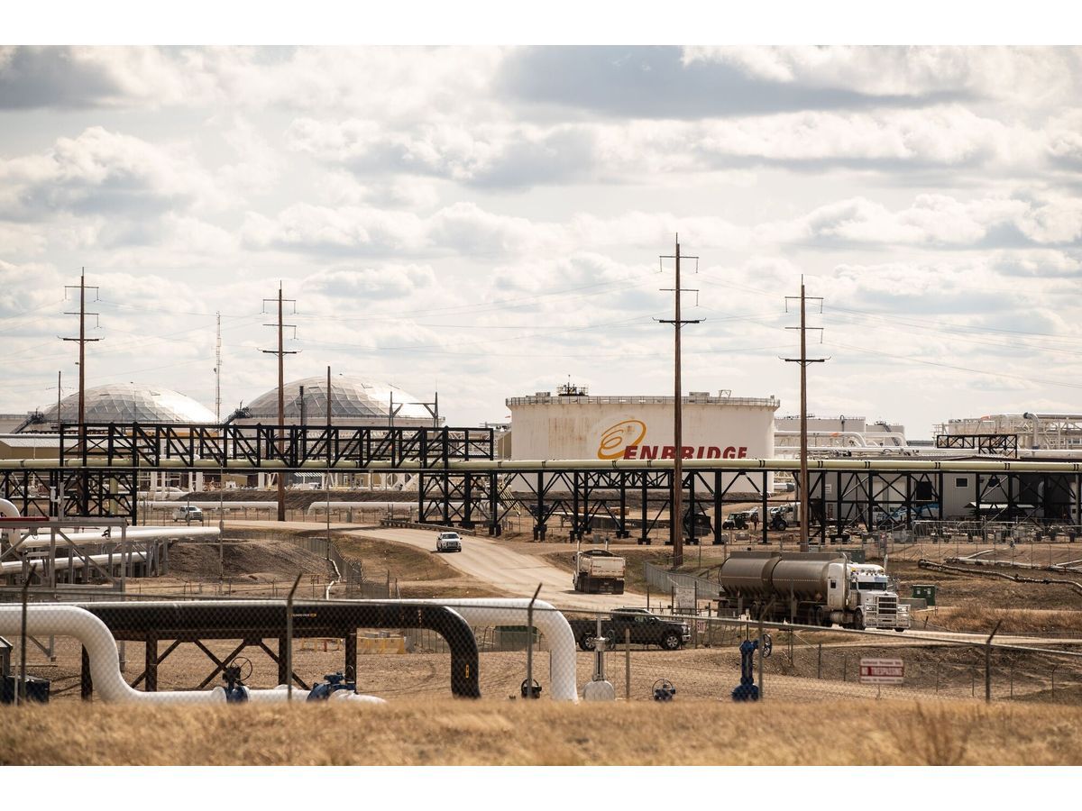 Enbridge Warms Up to New Canada Oil Pipeline After Carbon Compromise