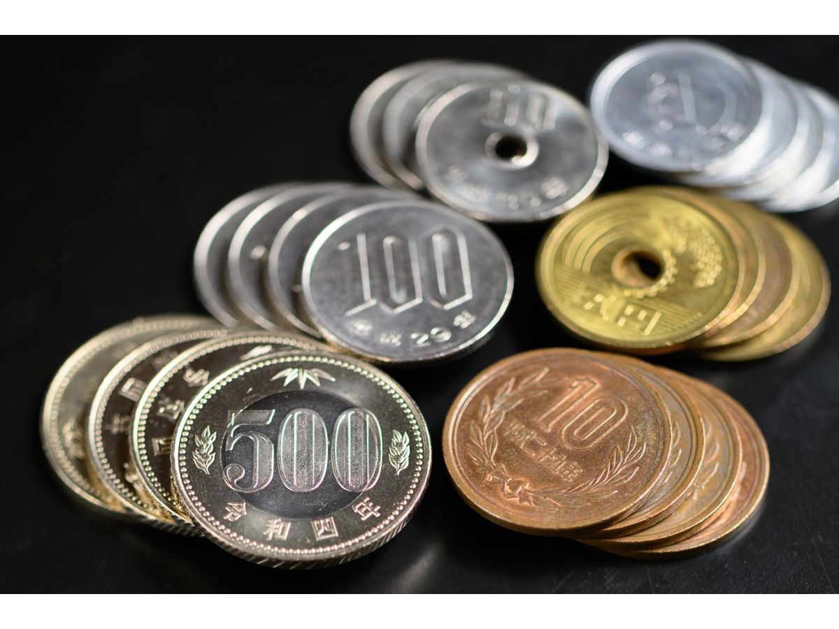 Japanese yen coins