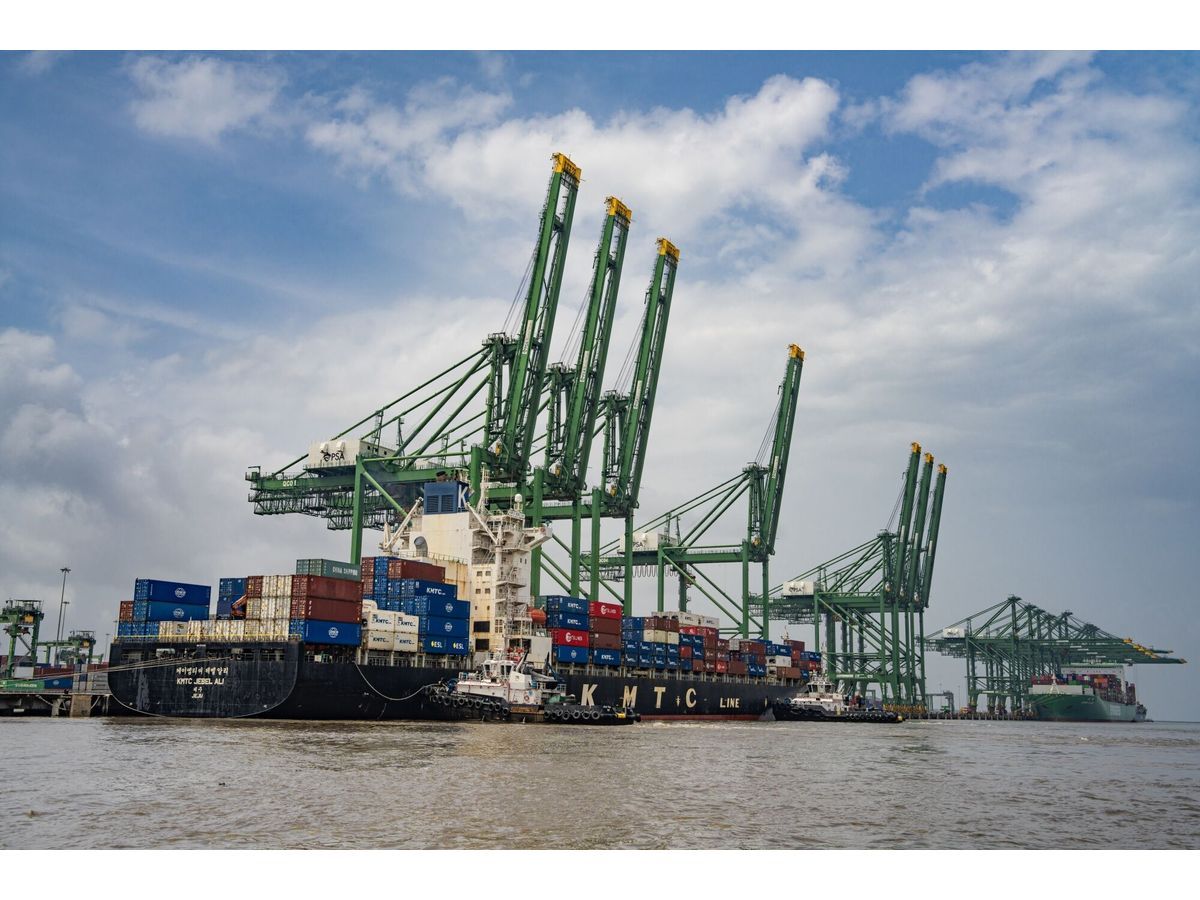 India’s Trade Deficit Widens in April as Import Bill Climbs
