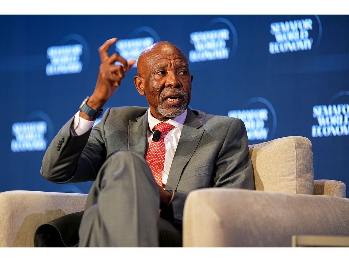 Lesetja Kganyago.