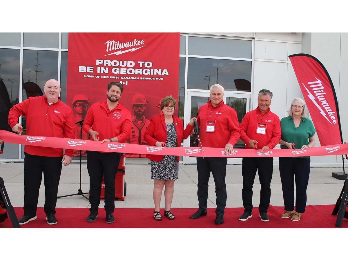  Milwaukee Tool EVP of Quality, Reliability & Service Michael Price, VP of Operations Matthew Waldrop, Town of Georgina Mayor Margaret Quirk, Milwaukee Tool Canada President John Myers, Techtronic Industries Canada Inc. Group President Craig Baxter, and Constituency Assistant to Caroline Mulroney, MPP York-Simcoe, Melody Watson, during the ceremonial ribbon cutting for Milwaukee Tool's first-ever Canadian Service Hub.
