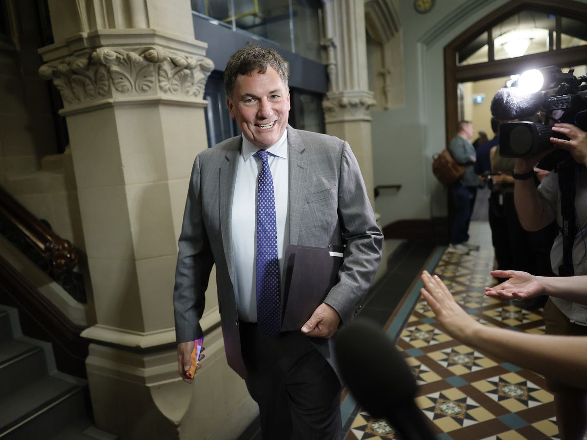 Canada touts U.S. oil trade before LeBlanc's U.S. talks