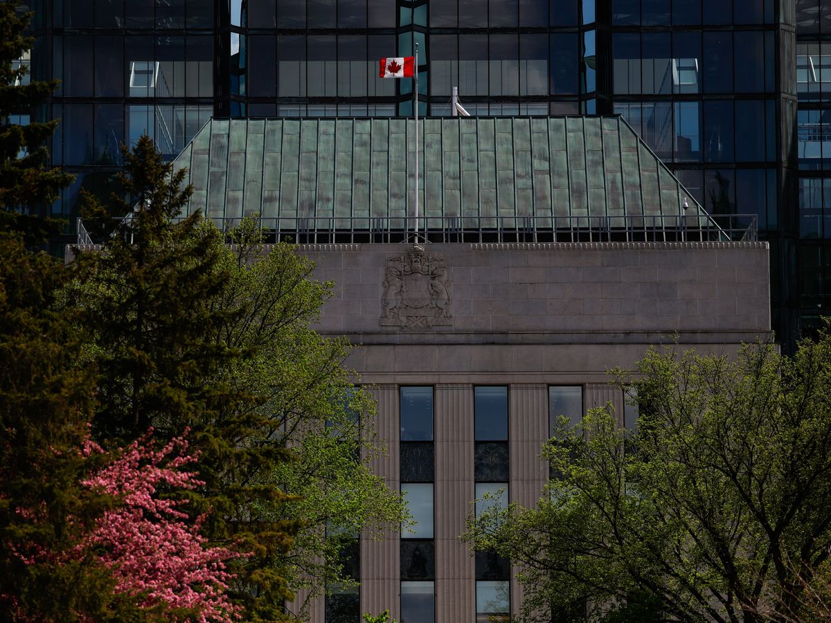 Bank of Canada 'in no rush' to hike interest rates
