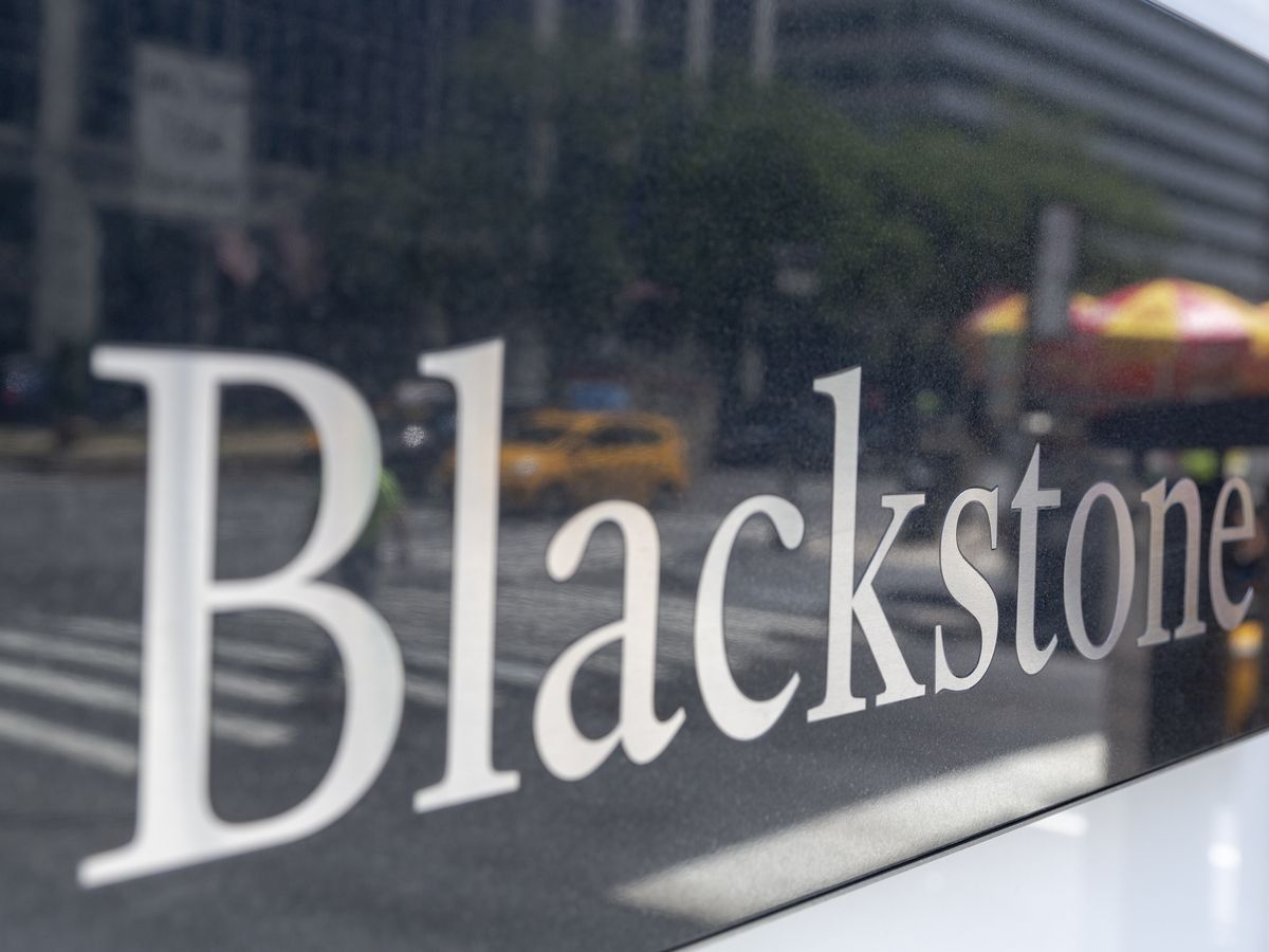 Blackstone in talks to buy Canadian property firm