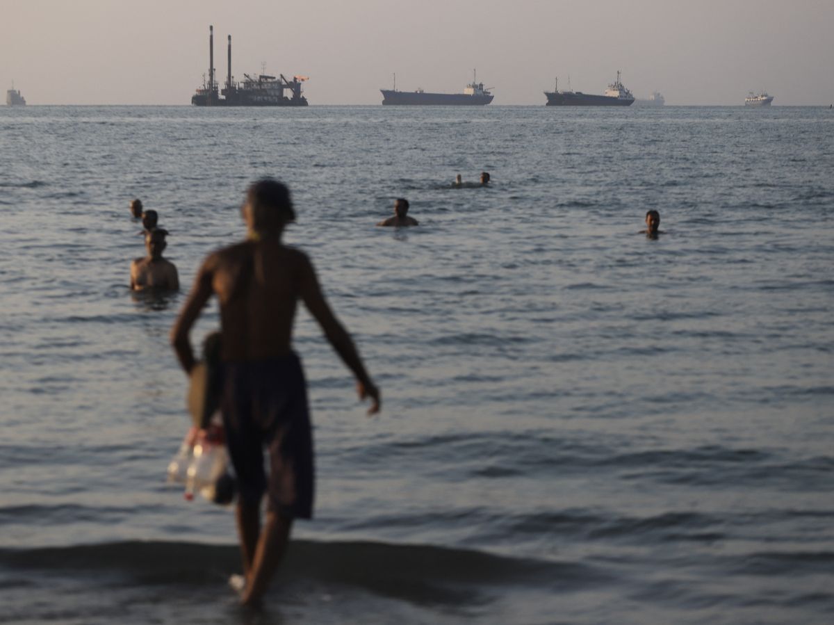 U.S. and Iran say they’ve agreed deal to reopen Hormuz