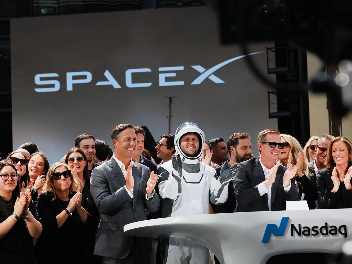 SpaceX wird Microsoft und Amazon beim Wert überholen, da die Aktie in die ...