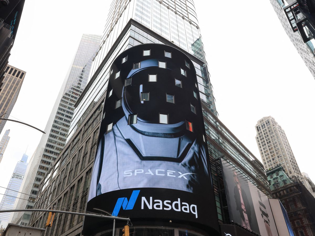 SpaceX’s 10-year notes were trading at a spread of 1.57 percentage point on Thursday, after being sold on Tuesday at 1.4 percentage point.