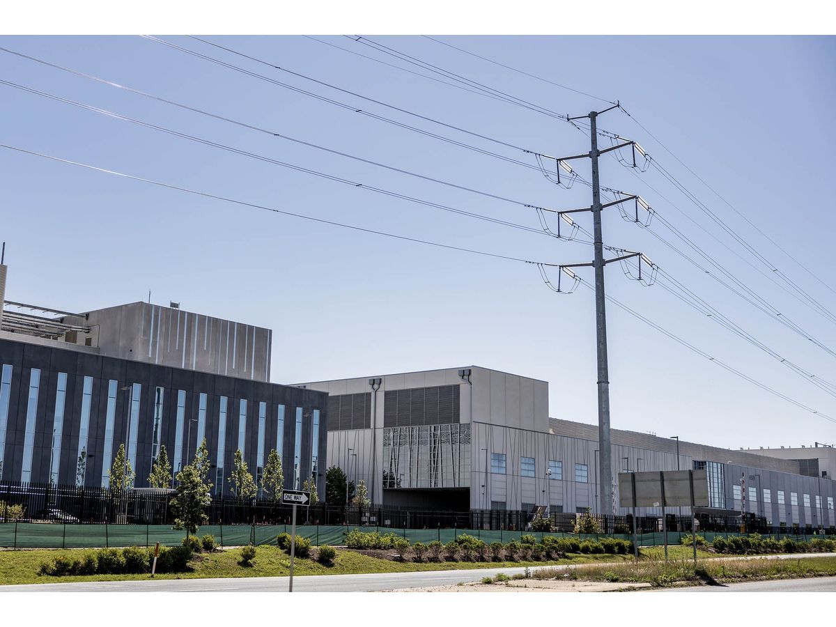 AI Data Center Boom Risks Breakup of Biggest US Power Grid Operator