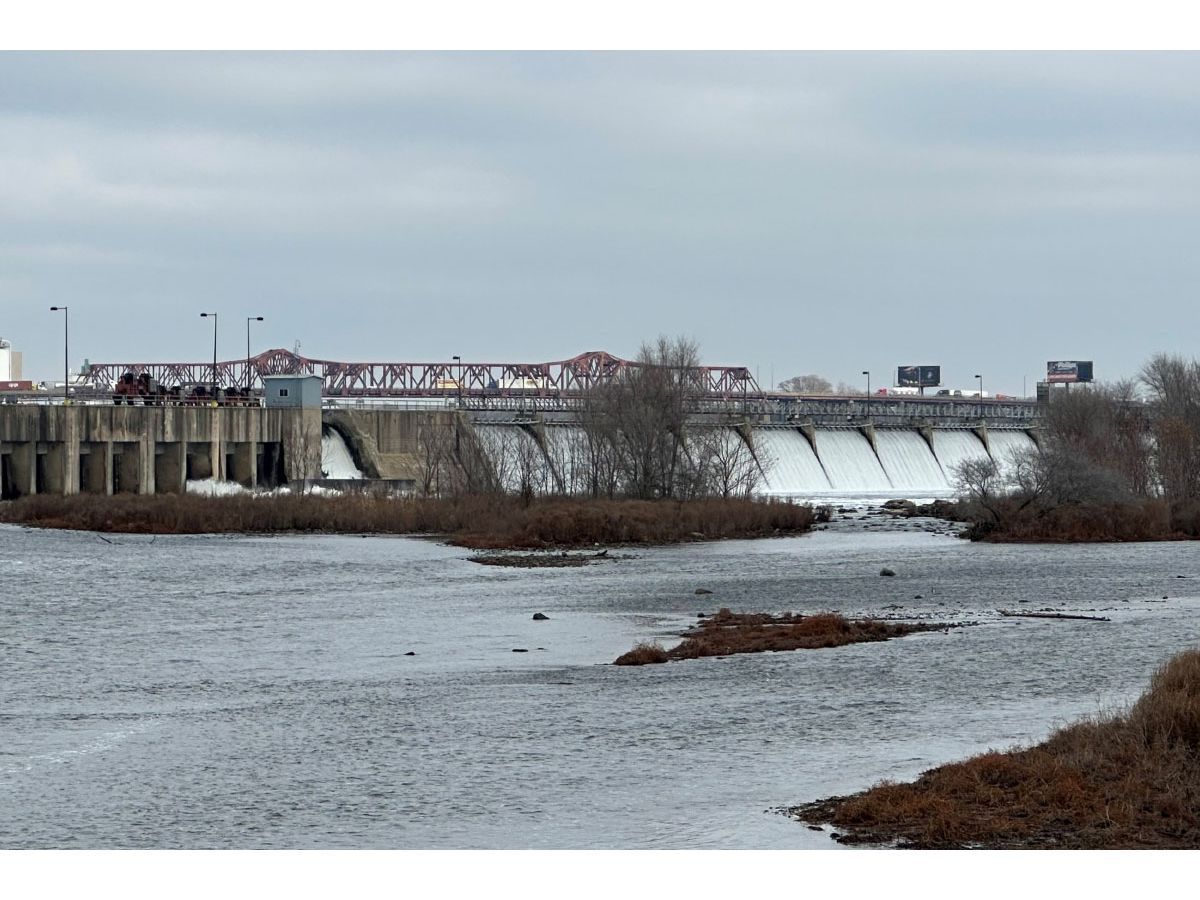 The U.S. Army Corps of Engineers awarded the Black & Veatch-Stantec joint venture a single award task order contract to provide design and engineering support services for the Brandon Road Interbasin Project, a critical Great Lakes ecosystem protection effort.