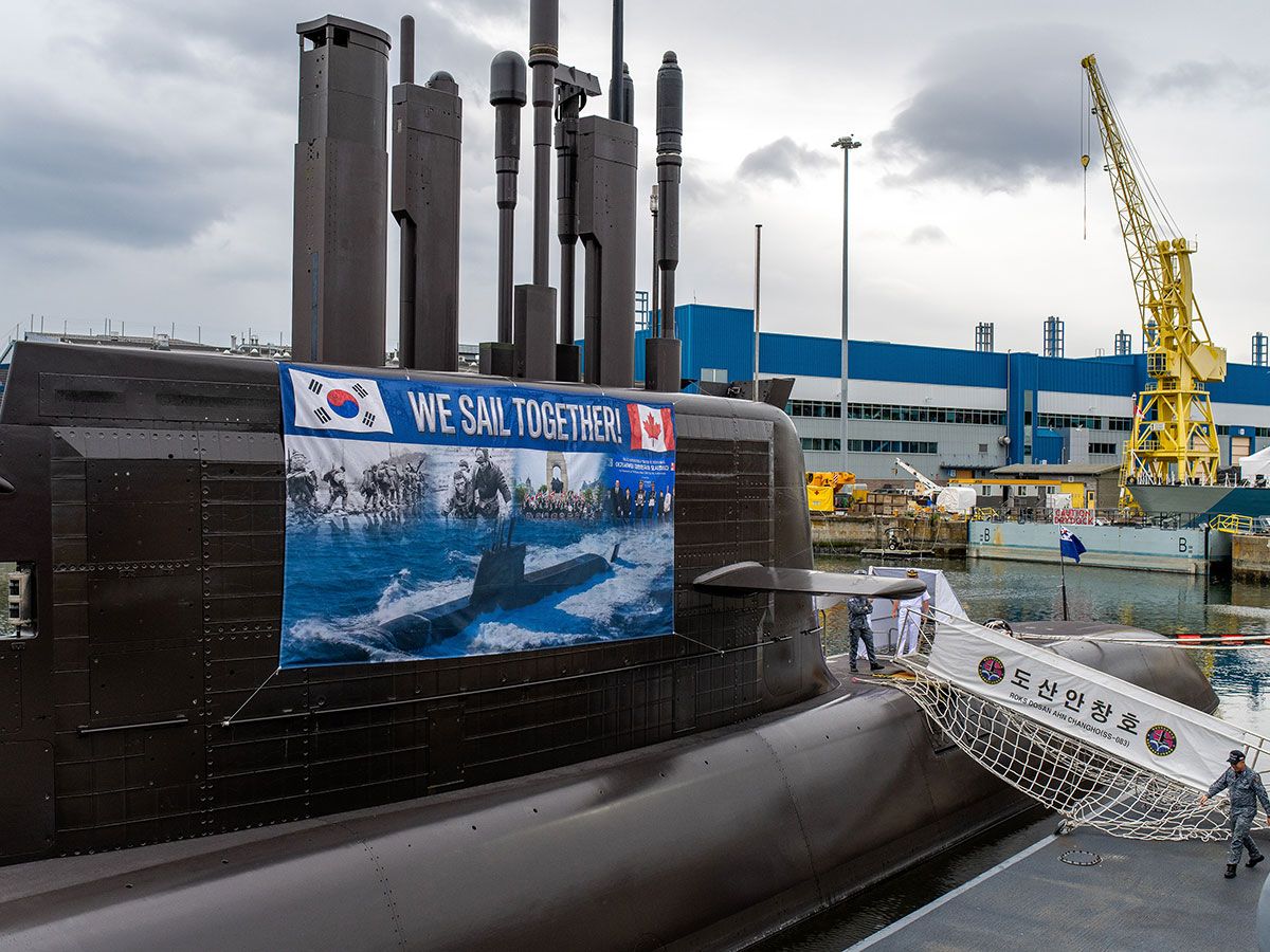 The South Korean Navy KSS-III ROKS Dosan Ahn Changho submarine is moored at Canadian Forces Base Esquimalt in Victoria, B.C. South Korea’s Hanwha Group said it will partner with Canadian auto parts firms to build armoured vehicles if it wins a contract to build a new submarine fleet for Canada. The South Korean Navy KSS-III ROKS Dosan Ahn Changho submarine is moored at Canadian Forces Base Esquimalt in Victoria, B.C. South Korea’s Hanwha Group said it will partner with Canadian auto parts firms to build armoured vehicles if it wins a contract to build a new submarine fleet for Canada.