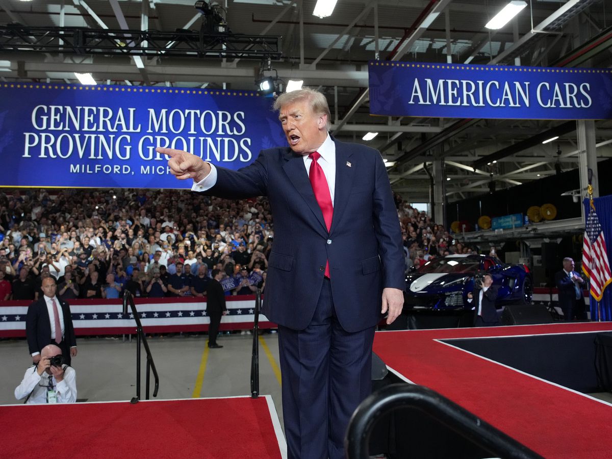 Trump touts tariffs in midterm pitch to Michigan GM workers