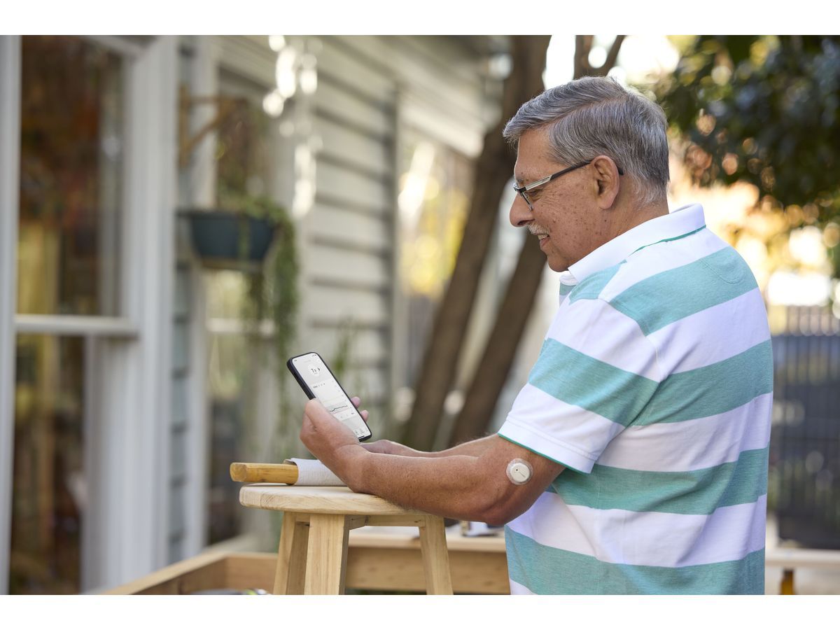 Dexcom G7 15 Day receives Health Canada authorization. Compatible smart devices sold separately. For a list of compatible devices, see dexcom.com/compatibility.