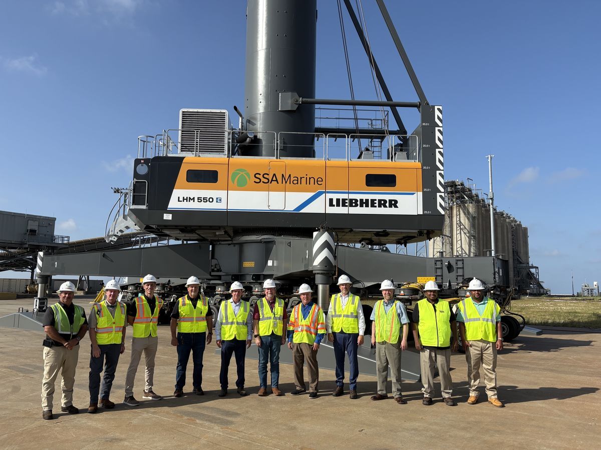 To mark the crane's arrival, representatives from SSA Marine, the Port of Gulfport, Chemours, and the International Longshoremen's Association gathered at the terminal to celebrate the milestone.
