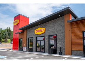 Denny's Moncton Exterior
