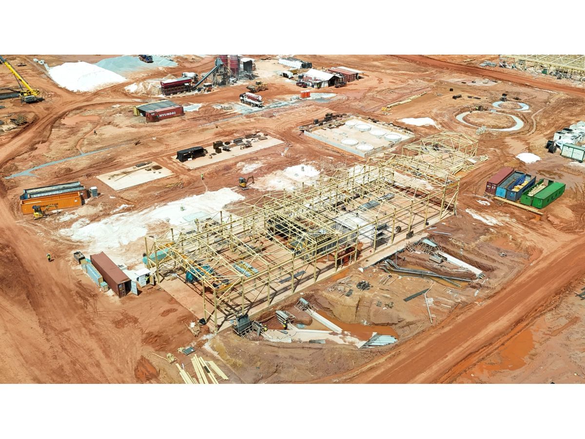 The power plant continues to advance with over 1,350 m3 of concrete poured to date and the structural steel framing for the engine hall complete. Day tank and stack foundations are also complete while cable tray and electrical are currently being installed. Fuel treatment building (right) has completed framing.