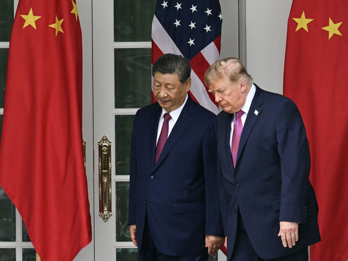 China's President Xi Jinping (L) and US President Donald Trump arrive for a military review in the Rose Garden of the White House in Washington, DC, on September 24, 2026.