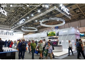 *Two brand awards and three product honors highlight advances in immersive displays and esports performance