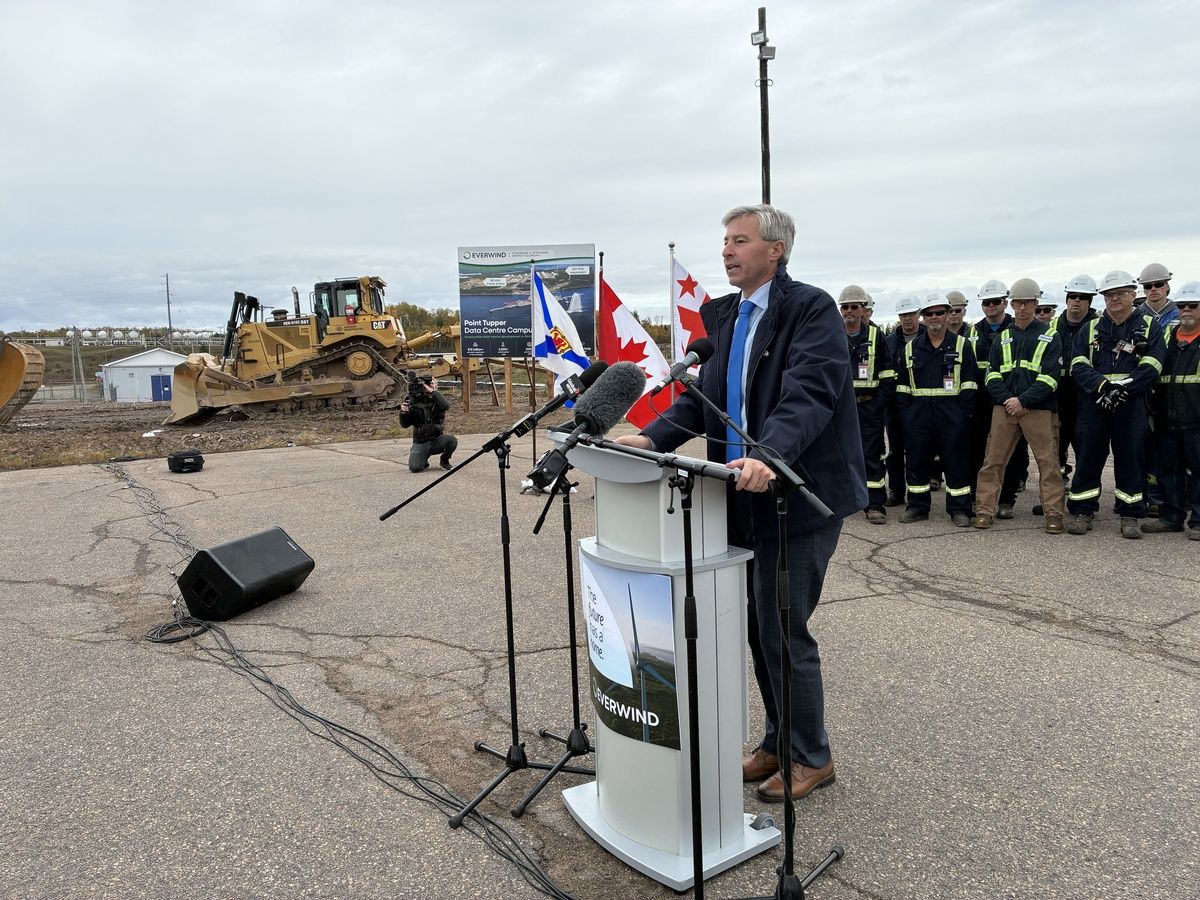 Premier and Minister of Energy Tim Houston at the announcement Everwind Fuels will be adding an AI data centre and additional wind farm capacity to its project in Point Tupper, N.S.