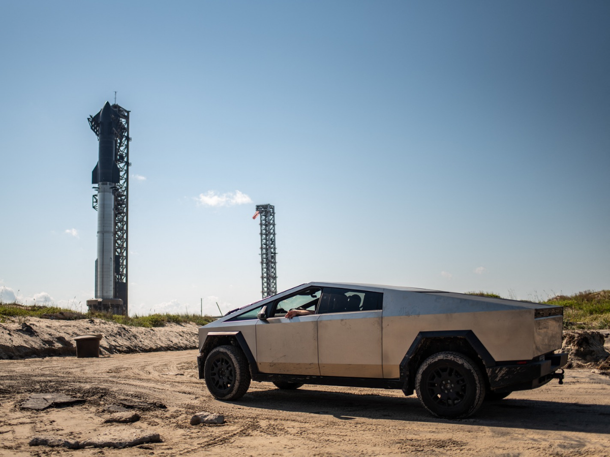 SpaceX, Tesla boards study possible US$3.5 trillion merger