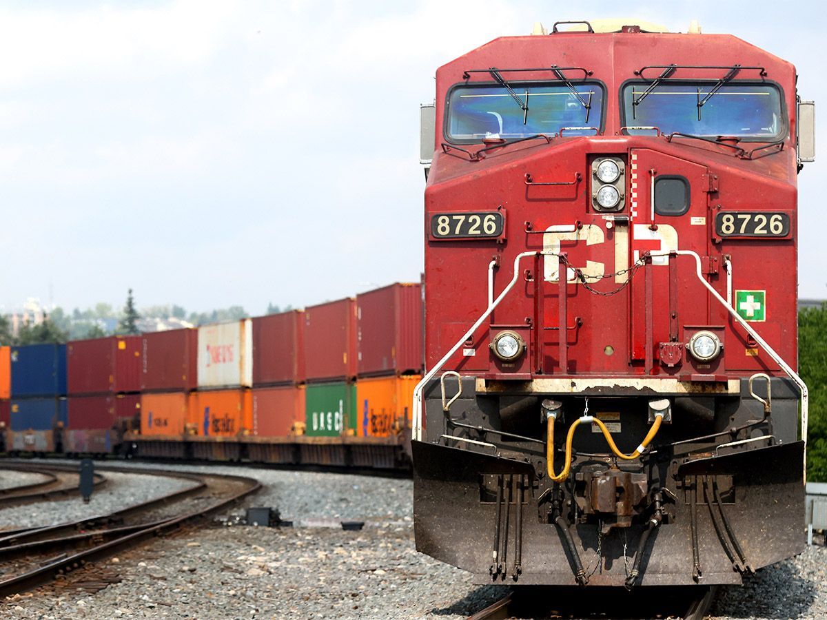 Bumper grain crop boosts Canadian Pacific earnings, but high fuel costs eat into gains