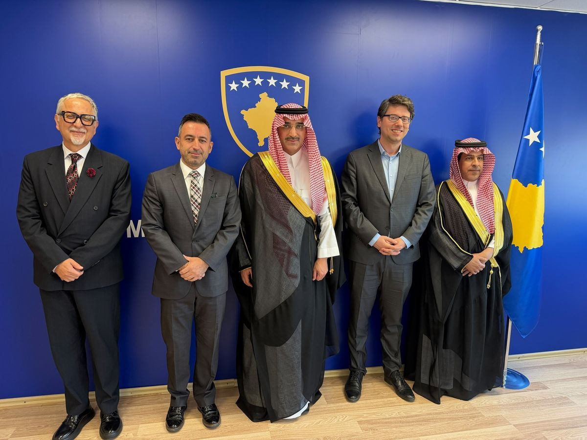 SFD CEO and Kosovar's minsters sideline meeting