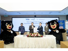 (From left) Mr Mohd Akbal Setia (Head of VM2026 Secretariat and Senior Director, Advertising & Digital Tourism); Mr Mohd Amirul Rizal Abdul Rahim (Director General, Tourism Malaysia); Mr Danny Chung (General Manager of Alipay+ Global Growth Center and Vice President of Ant International); Mr Michael Guo, Alipay+ General Manager of SEA, South Asia and ANZ, Ant International)