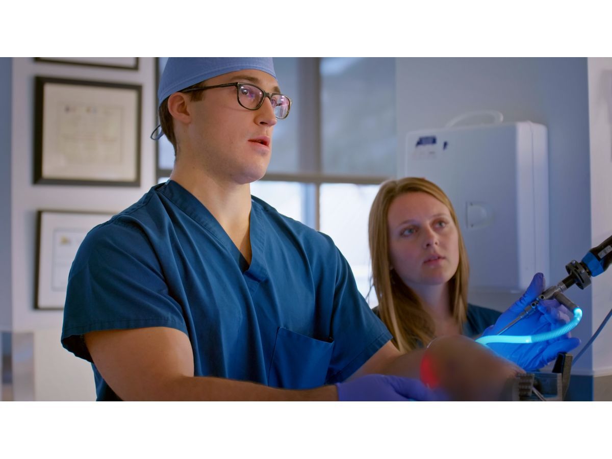 Dr. Ruzbarsky conducts a knee arthroscopy surgical lab at Steadman Philippon Research Institute (SPRI)