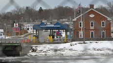 Maine border