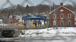 Maine border