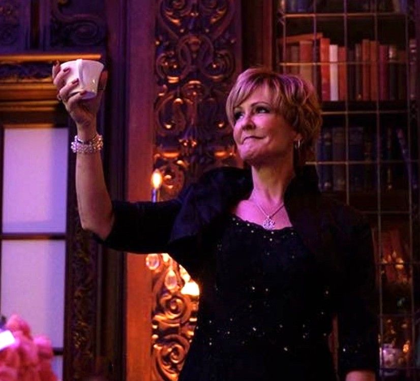 Erin Davis seen making a toast. The former radio presenter says she has now completed six months of sobriety.