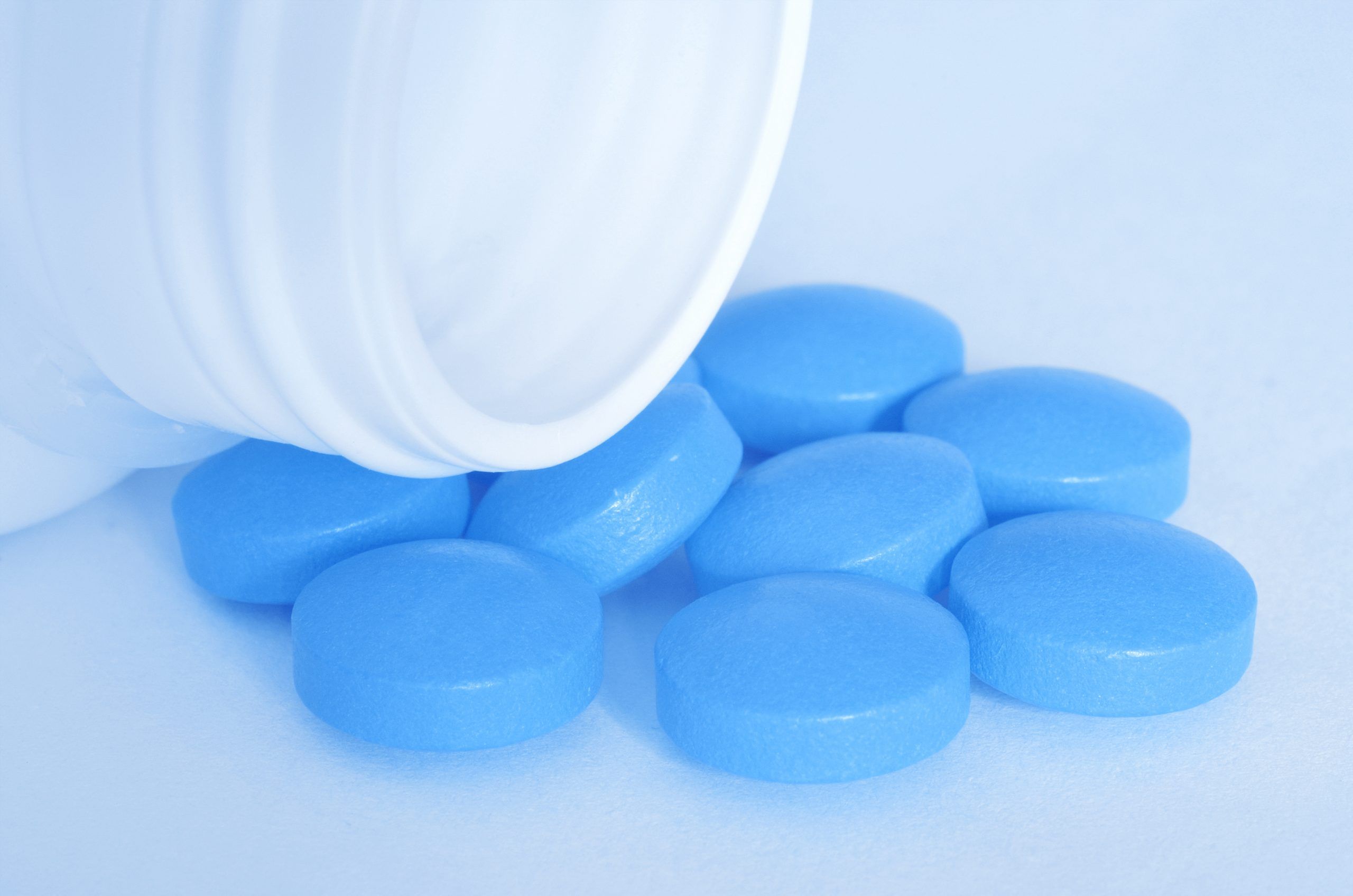 Men with ED seeing blue over rare Viagra side effect Healthing.ca