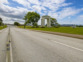 Wednesday was another quiet day at the Peace Arch border crossing and Health Minister Adrian Dix wants it to stay that way.