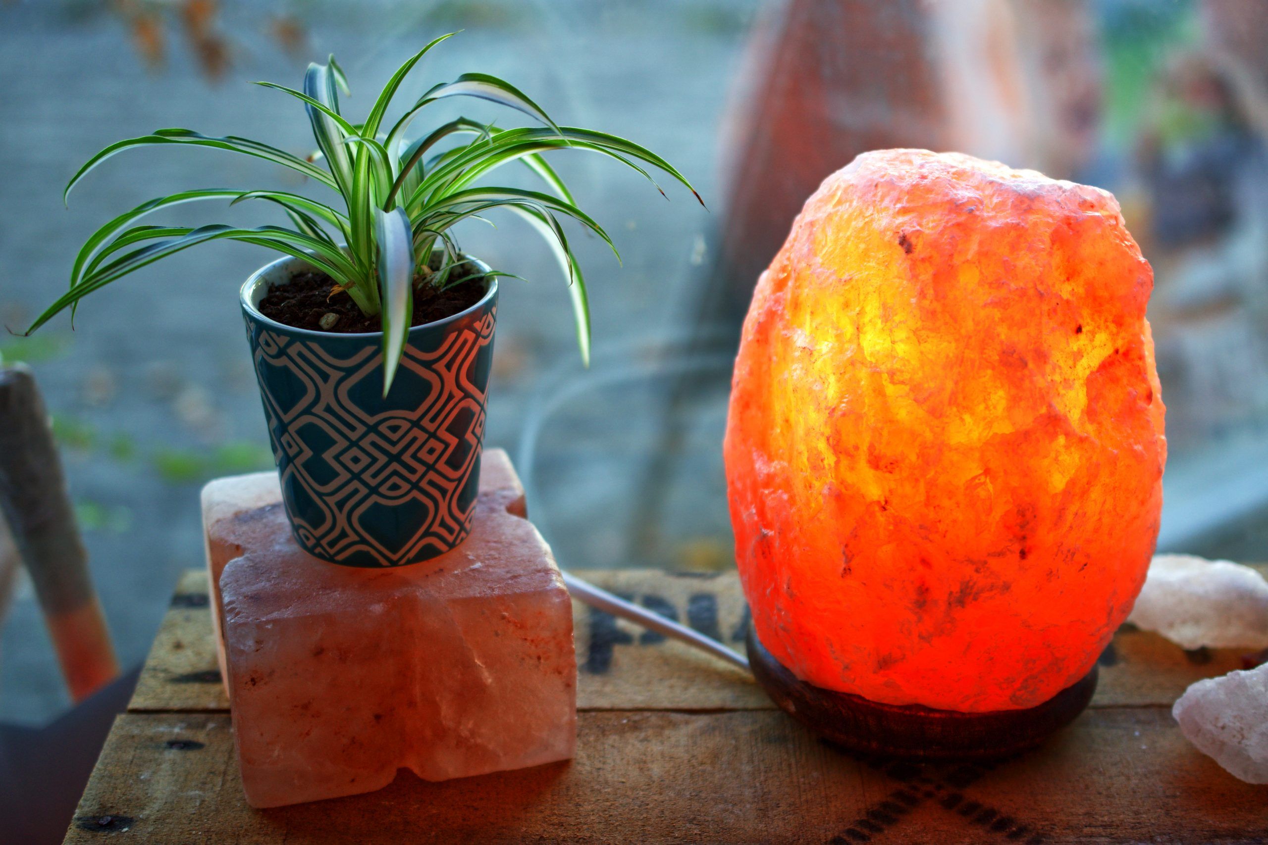 Himalayan salt lamps are pretty, but don't expect magic. Stock/Getty
