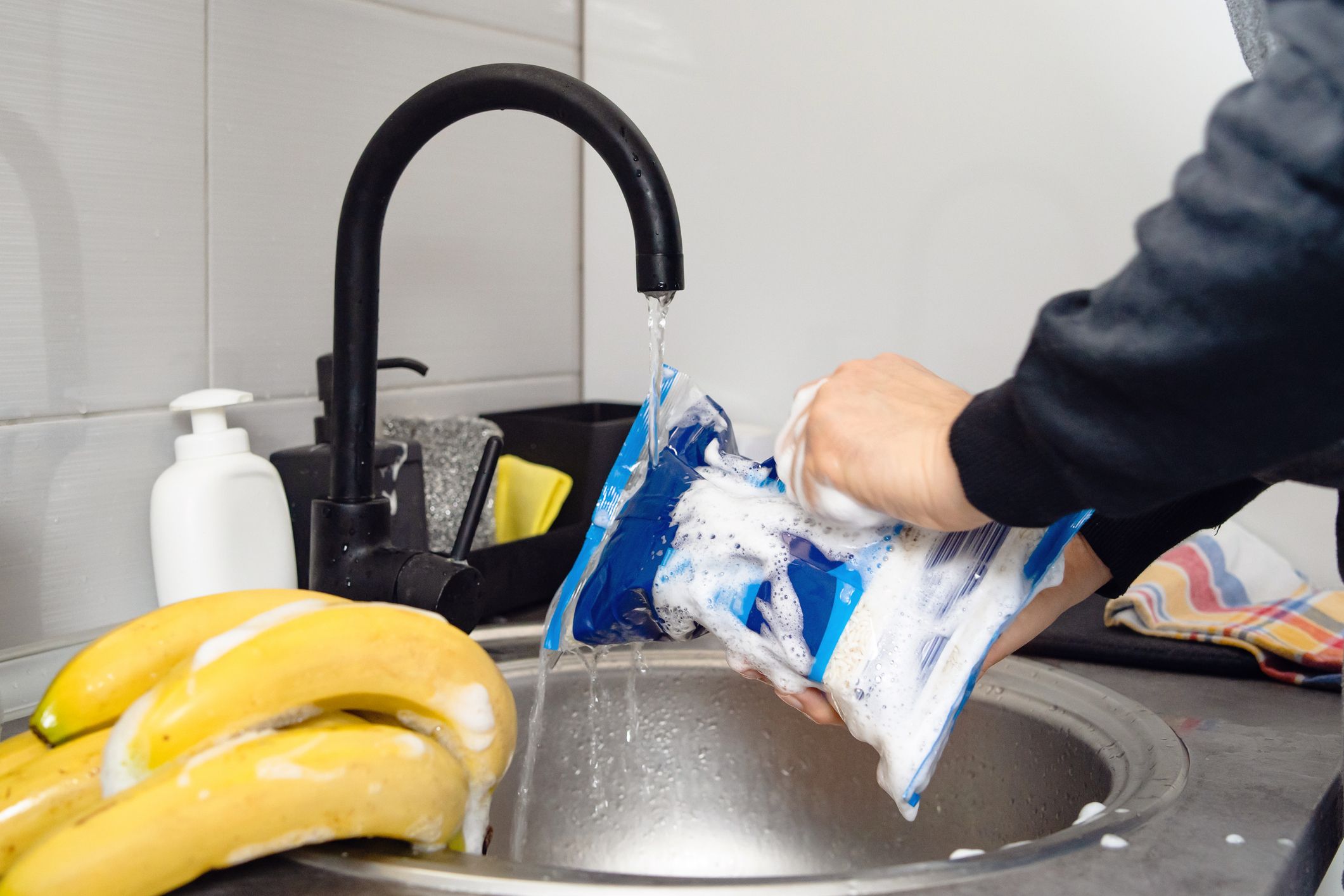 Still disinfecting groceries? Don't bother