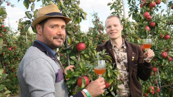 Microbiologists turn science into sparking cider
