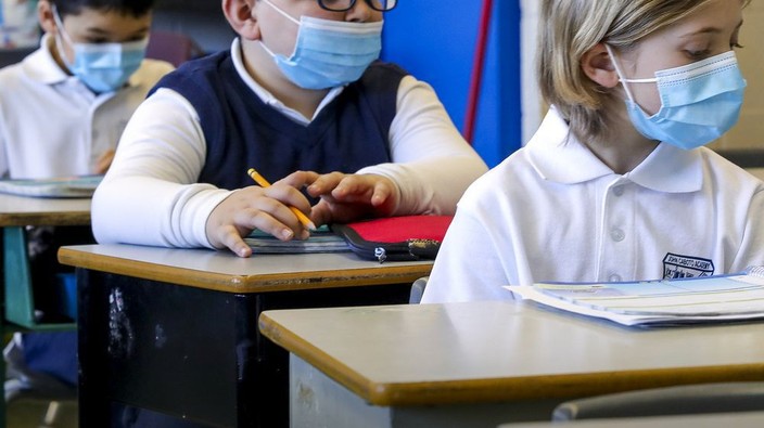 Masks distributed to Quebec schools and daycares might be toxic: report