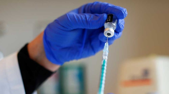 Opinion: Delaying second vaccine shot dangerous for high risk