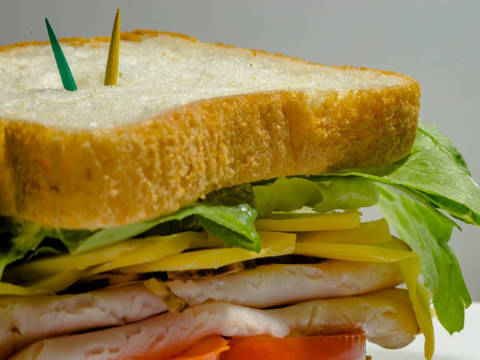Case study: Athlete swallows toothpick hiding in sandwich
