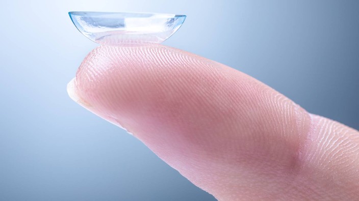 Case study: Woman had 27 contact lenses in one eye
