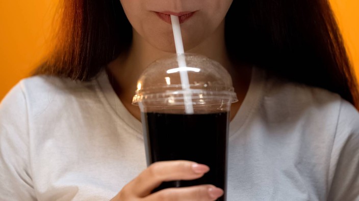 Sugary soda connected to early colorectal cancer in women: study