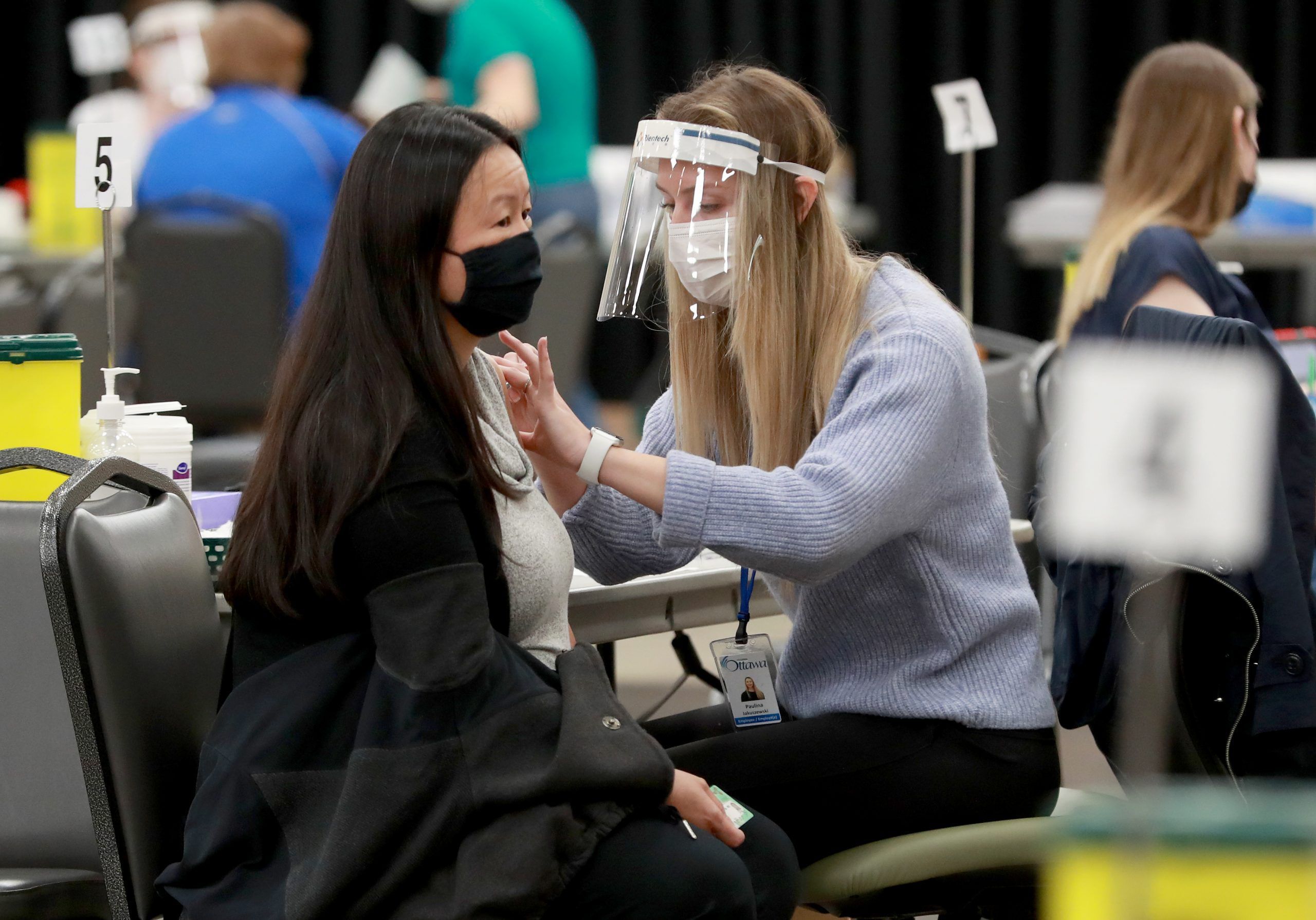 ottawa - may 5, 2021 - covid-19 vaccination at the nepean sportsplex wednesday morning. julie oliver/postmedia