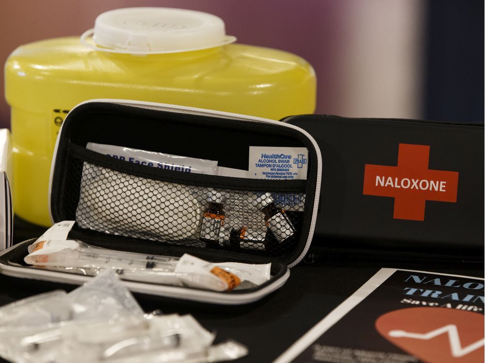 a naloxone kit used to reverse the effects of an opioid poisoning.