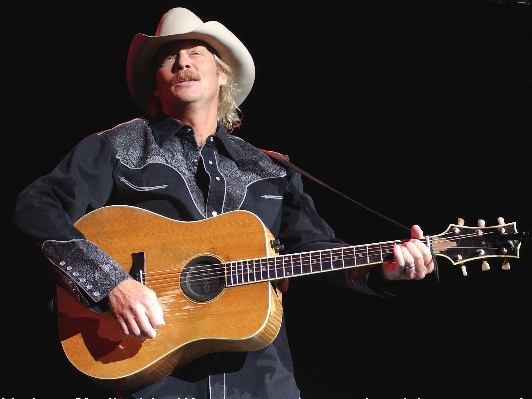 alan jackson performing in toronto in 2002. (sunmedia)