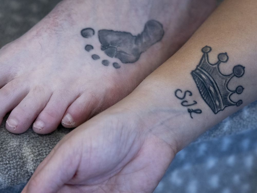 Randi Deskin-Landau has her son Spencer's initials tattooed on the inside of her right wrist, and husband Josh Landau has a tattoo of Spencer's foot on his own foot. Spencer lived for only 10 days.