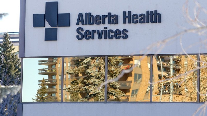 Four Alta. doctors sue AHS for mandatory vaccination policy