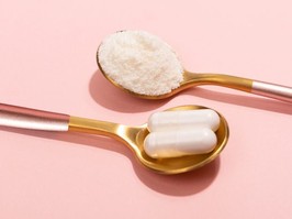 Collagen powder and pills on pink background