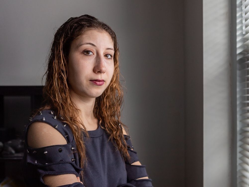 serena rauch, at home in côte-st-luc on friday february 18, 2022. her eating disorder has been exacerbated by the pandemic.