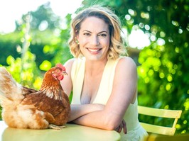 Sandra Grilo with chicken on table